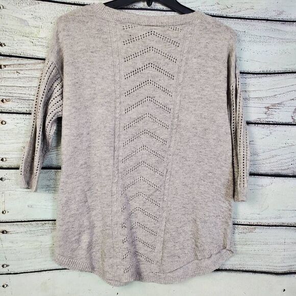 Torrid Size 1 (1X) Light Gray Open Knit V-Neck Sweater 3/4 Sleeve Hi-Lo Hem Pull - Picture 2 of 6